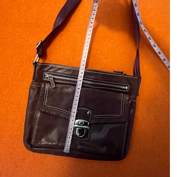 Danier dark purple real leather crossbody shoulder bag purse EUC - Picture 9 of 10
